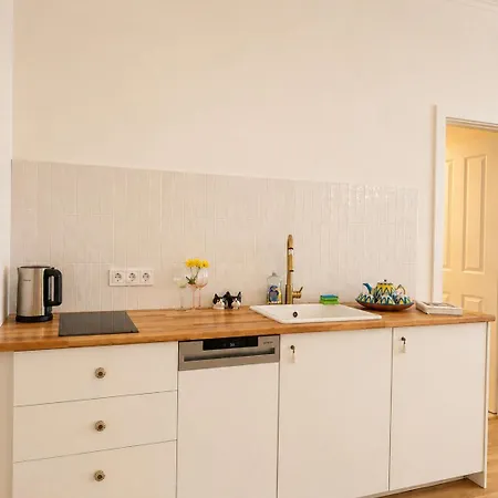 Apartment Chic French - Walk To Parks & Cafes *